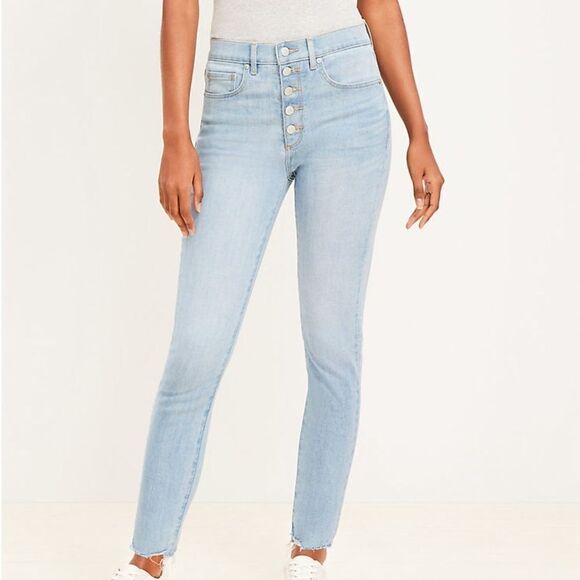 NWT Destructed frayed hem Button Fly High Rise Skinny Jeans Light Wash  sz 29/8 - Picture 1 of 16